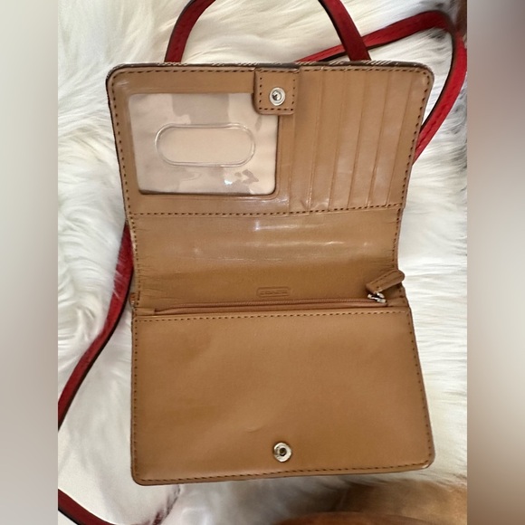 NEW!! Coach Park Dylan Crossbody Wallet | Signature Khaki & Cherry Red | NWOT - Picture 5 of 6